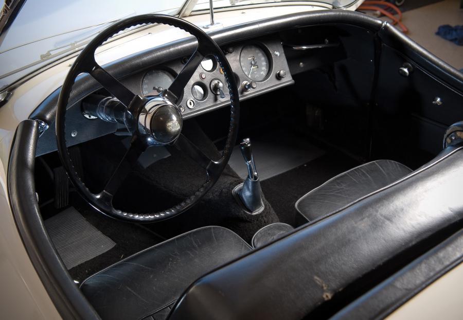  Jaguar XK120 Roadster White 1953 года  (фото 6 из 39)